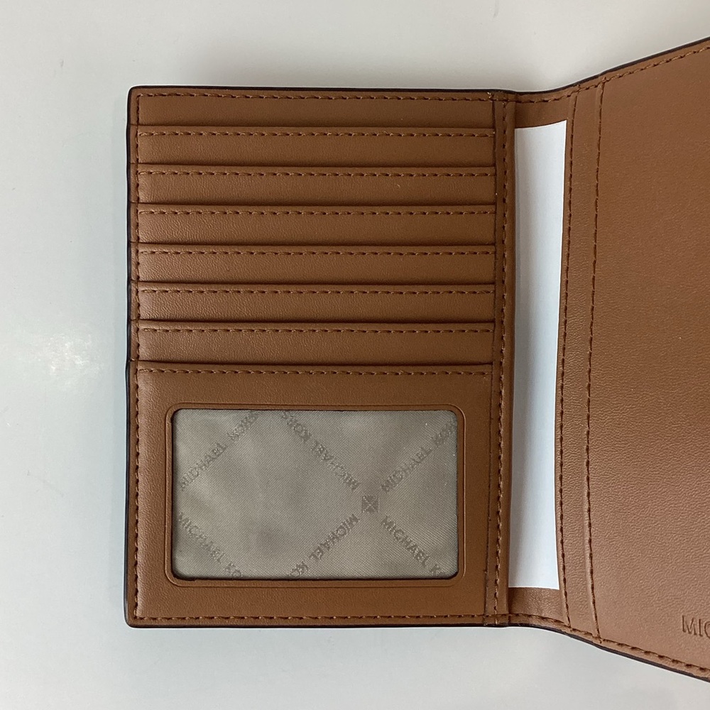 NWT Michael Kors Signature Monogram Brown Leather Jet Set Passport Wallet - Picture 4 of 9